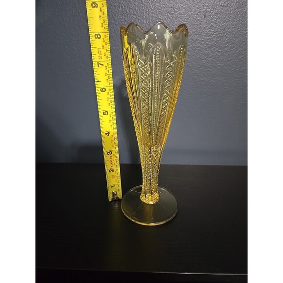 Vintage Indiana Glass Vase Ribbon or Zipper Yellow Mist 8" 1990 - Picture 5 of 6